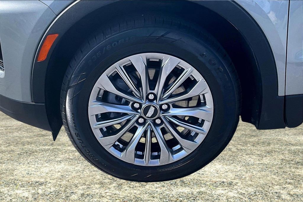 Certified 2025 Cadillac XT4 Premium Luxury image 33