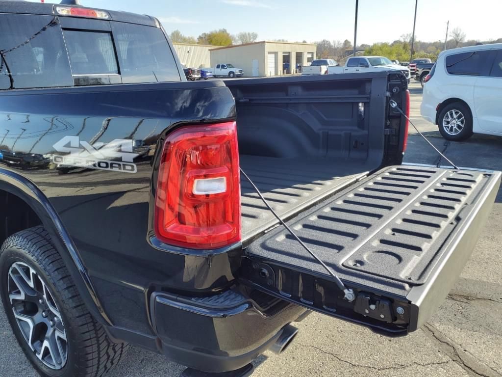 New 2025 RAM 1500 Laramie w/ Sport Appearance Package AWD/4WD image 23