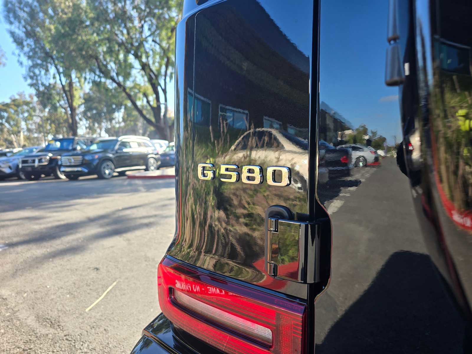 Used 2025 Mercedes-Benz G 580 w/ EQ Technology image 16