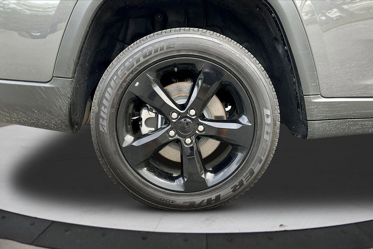Certified 2025 Jeep Grand Cherokee L Altitude image 38