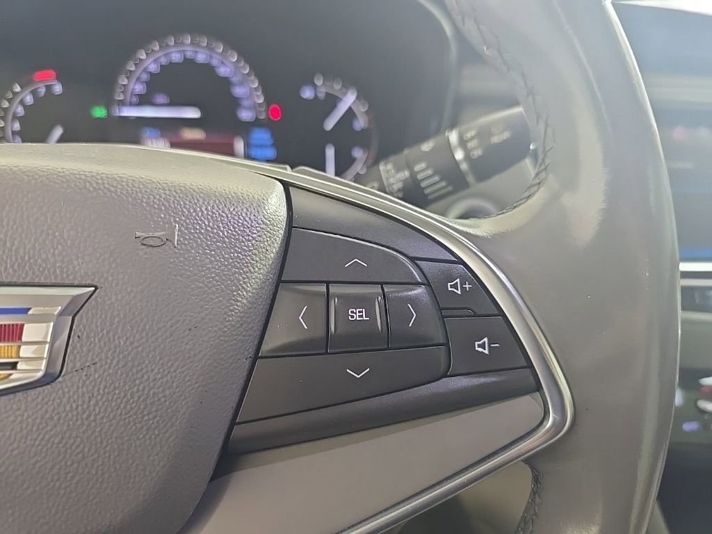 Used 2018 Cadillac XT5 Luxury w/ Driver Awareness Package image 12