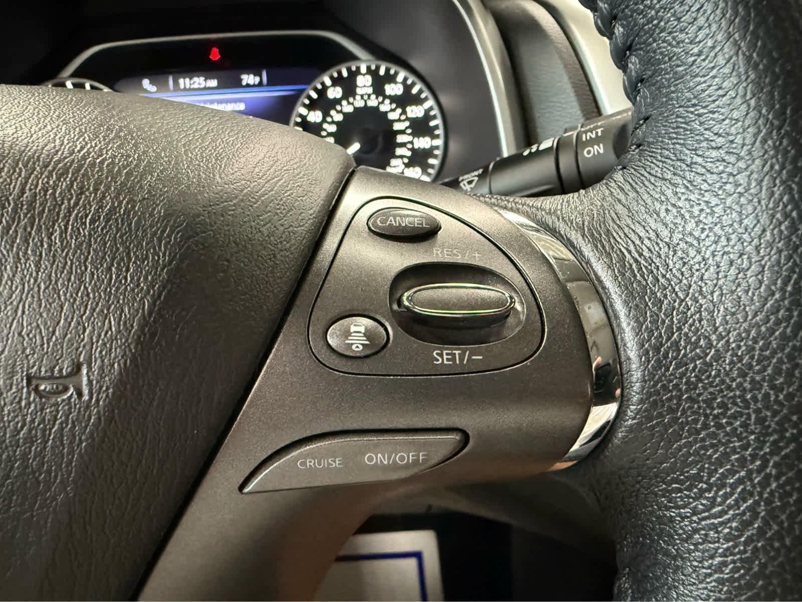 Used 2024 Nissan Murano SV w/ SV Midnight Edition Package image 16