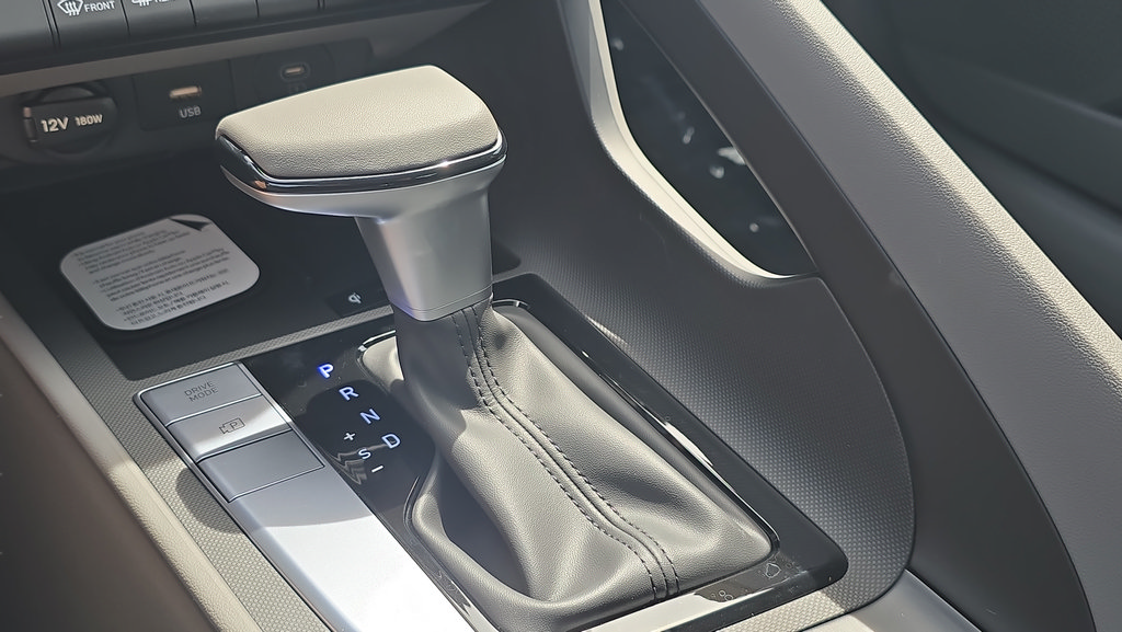 New 2026 Hyundai Elantra Sport FWD image 22