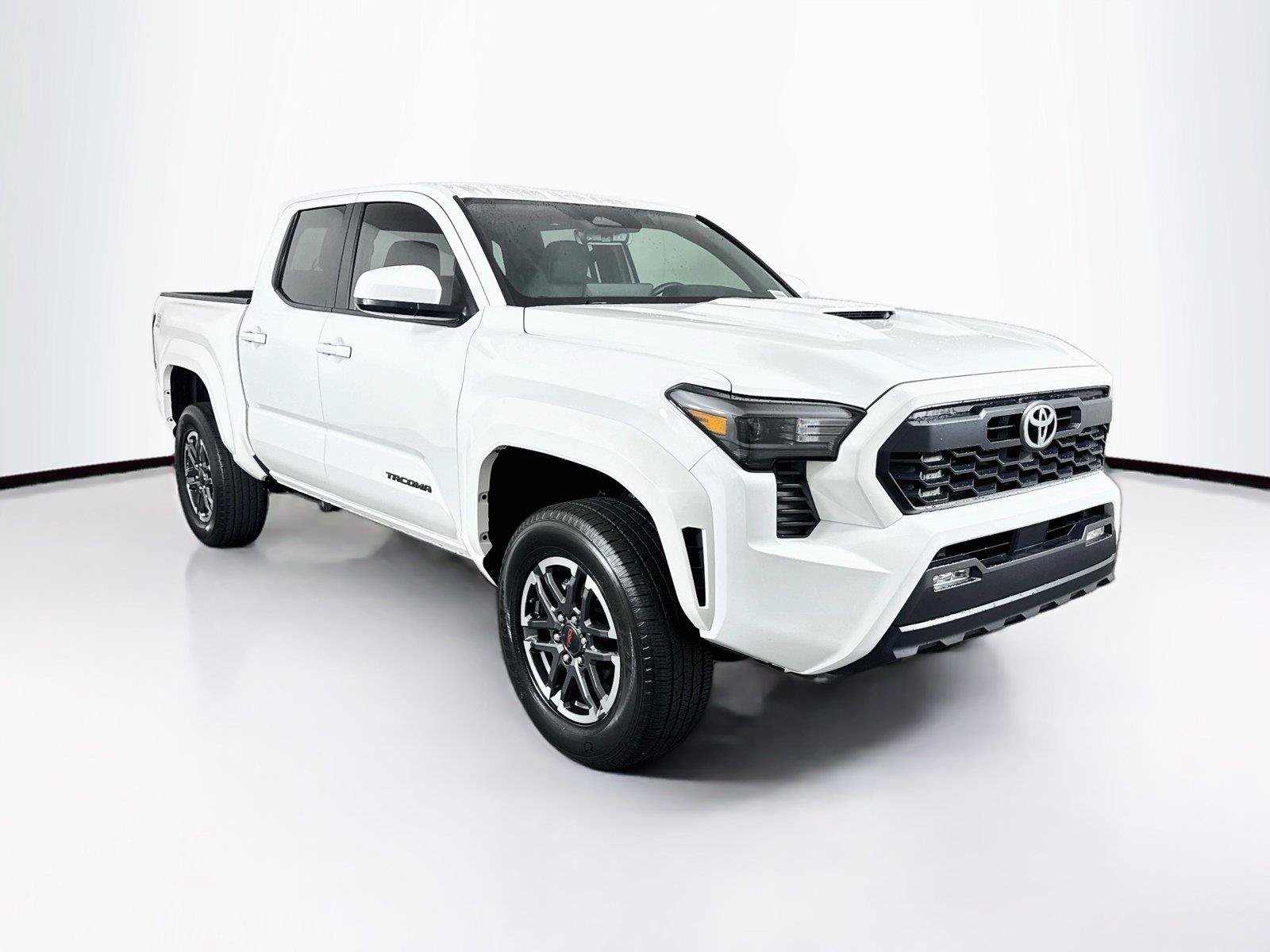 Certified 2025 Toyota Tacoma TRD Sport AWD/4WD image 9