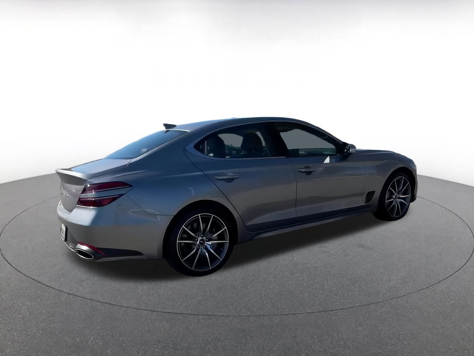 Used 2025 Genesis G70 2.5T image 12