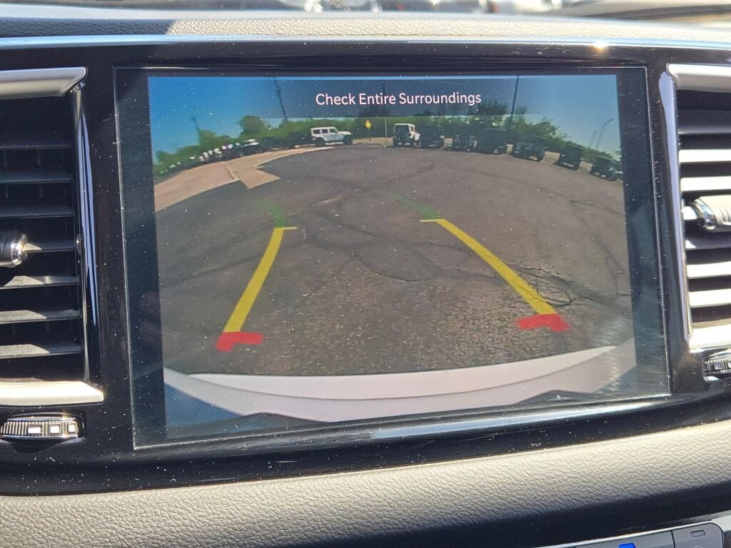 Certified 2024 Chrysler Pacifica Touring-L FWD image 33