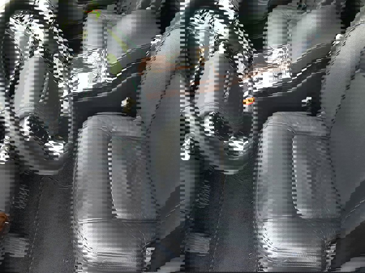 Used 2020 Land Rover Range Rover image 12