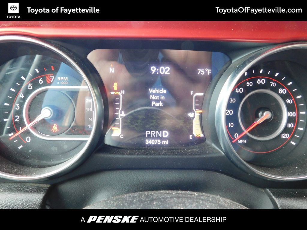 Used 2022 Jeep Wrangler Rubicon w/ LED Lighting Group AWD/4WD image 11