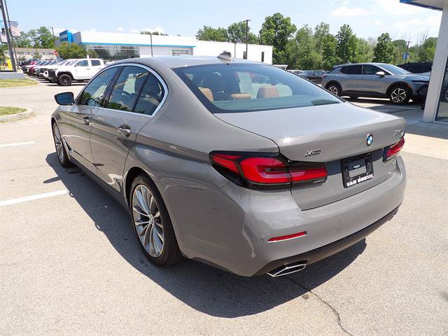 Used 2022 BMW 540i xDrive w/ Convenience Package AWD/4WD image 3