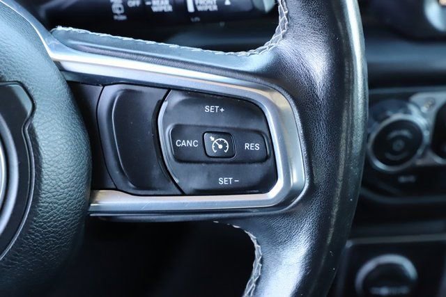 Used 2018 Jeep Wrangler Unlimited Sahara w/ Dual Top Group AWD/4WD image 24