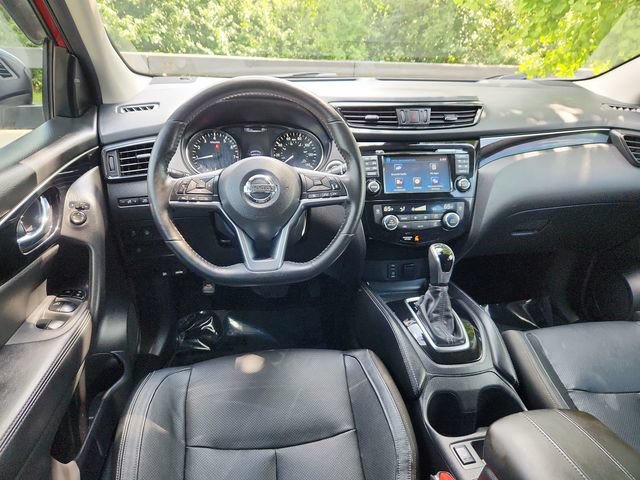 Used 2018 Nissan Rogue Sport SL w/ SL Premium Package FWD image 33