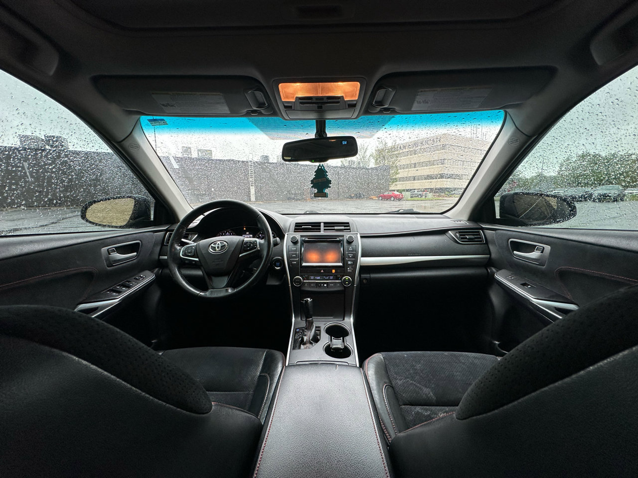 Used 2015 Toyota Camry SE image 13