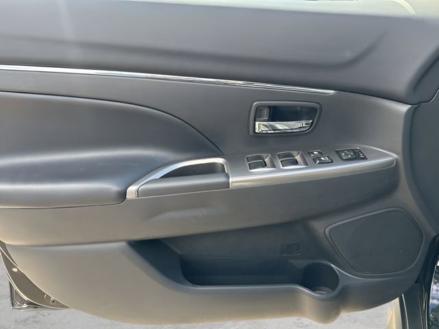 Used 2025 Mitsubishi Outlander Sport SE image 9