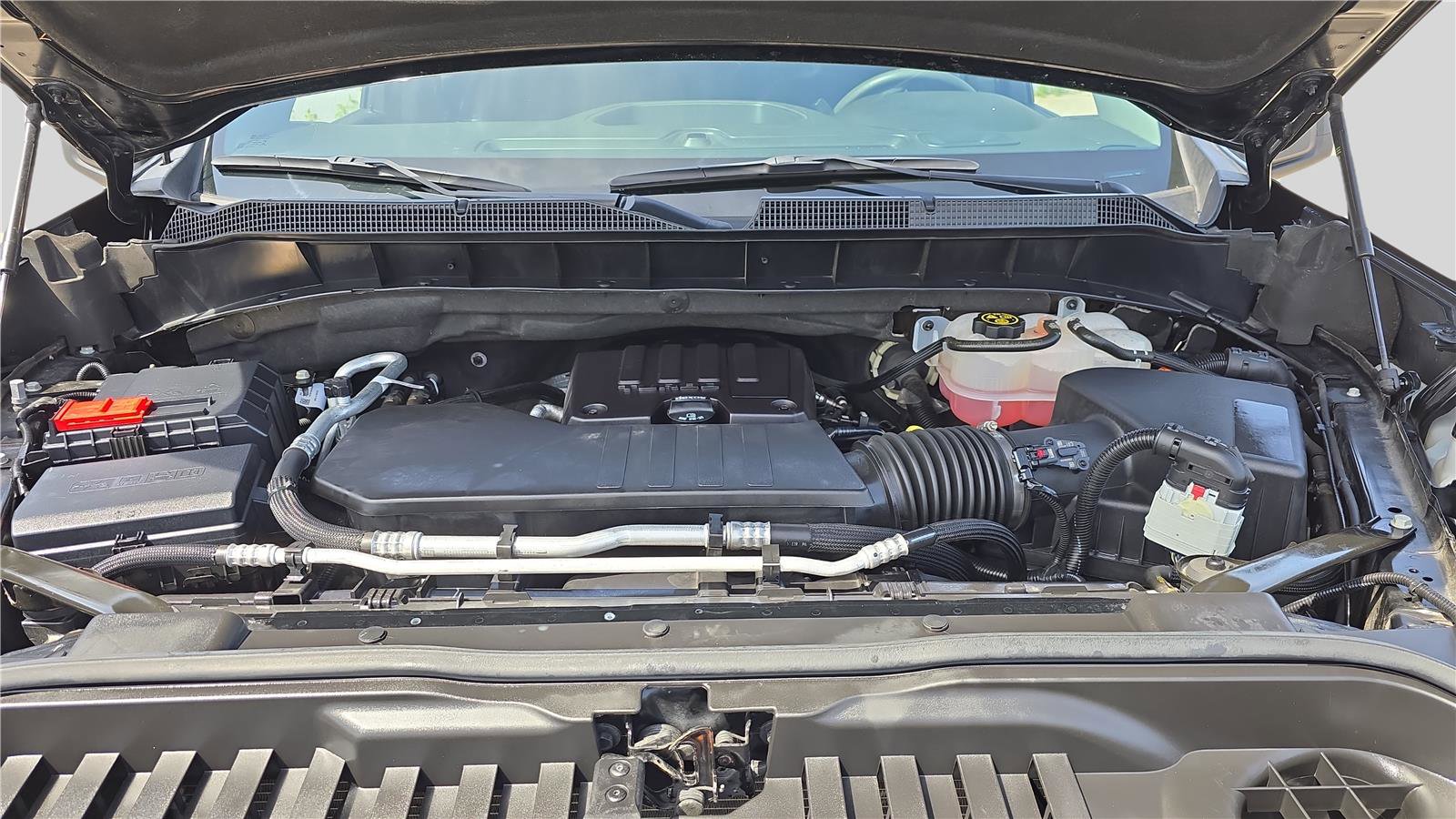 Used 2023 Chevrolet Silverado 1500 Custom AWD/4WD image 26