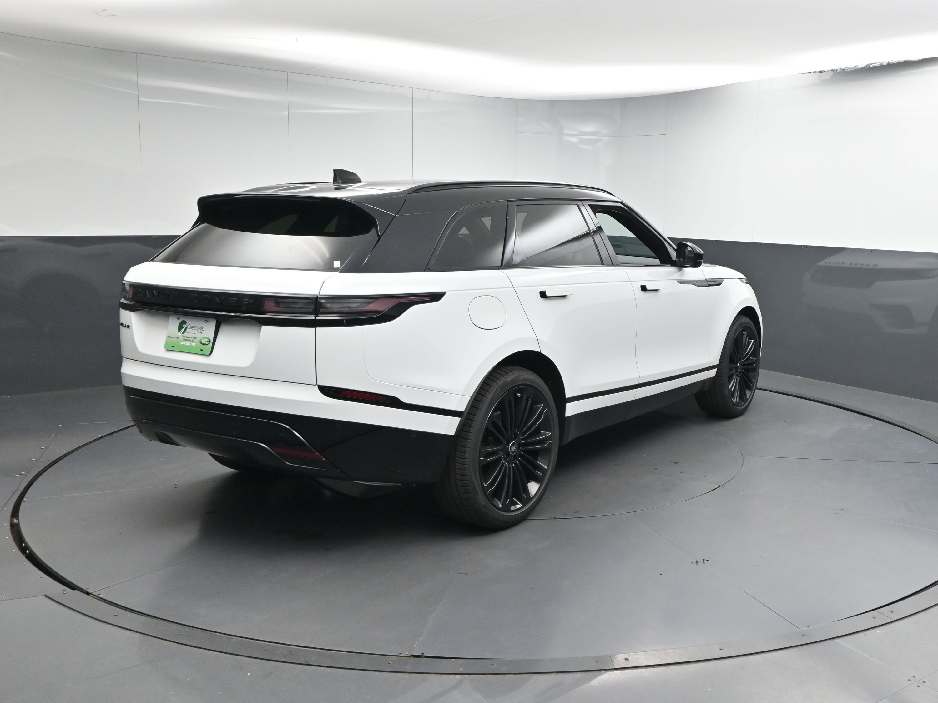New 2026 Land Rover Range Rover Velar Dynamic SE image 22