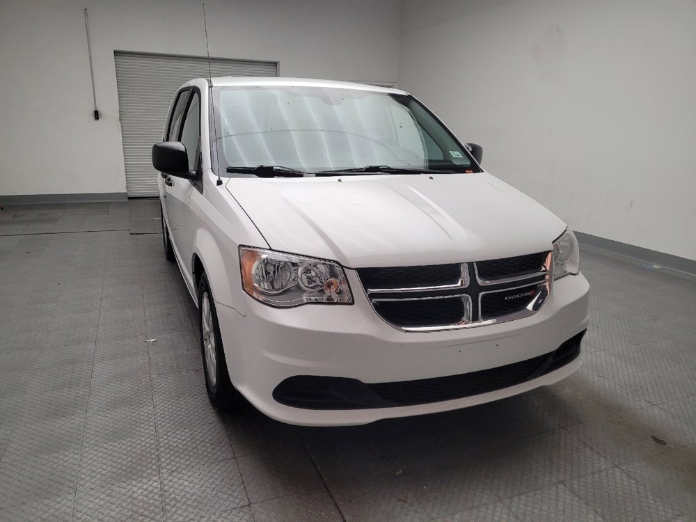 Used 2019 Dodge Grand Caravan SE w/ UConnect Hands-Free Group FWD image 14