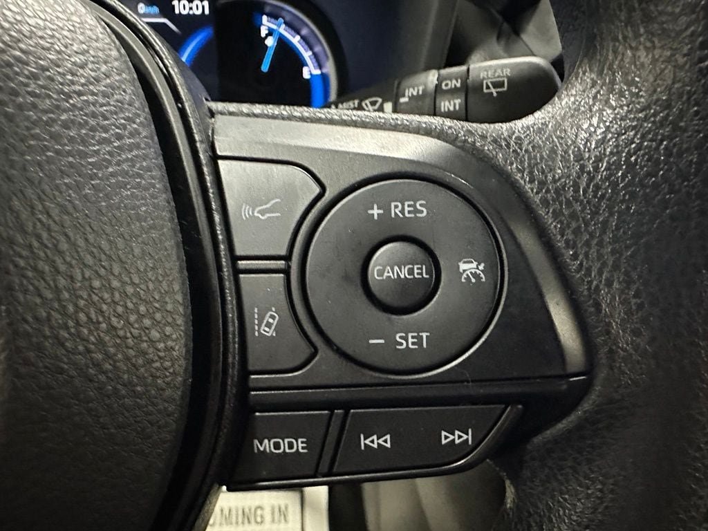 Used 2025 Toyota RAV4 XLE AWD/4WD image 20