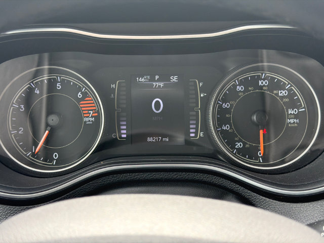 Used 2019 Jeep Cherokee Latitude Plus FWD image 29