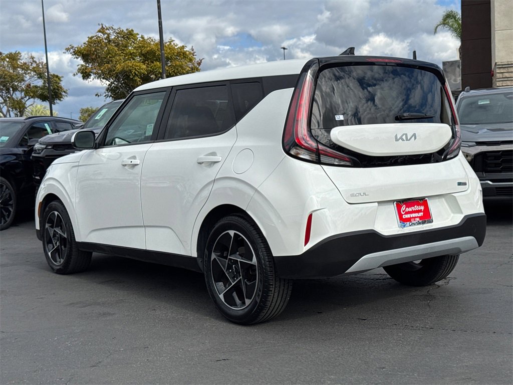 Used 2023 Kia Soul EX image 10