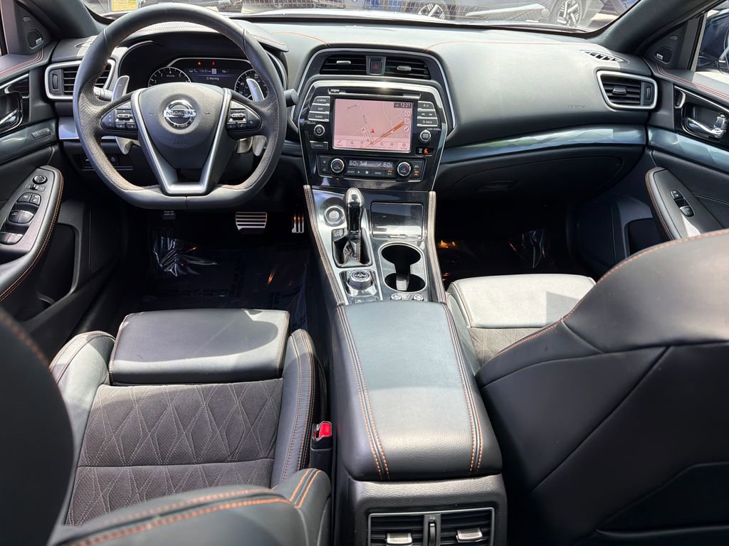 Used 2022 Nissan Maxima SR w/ Sport Mat Group FWD image 15