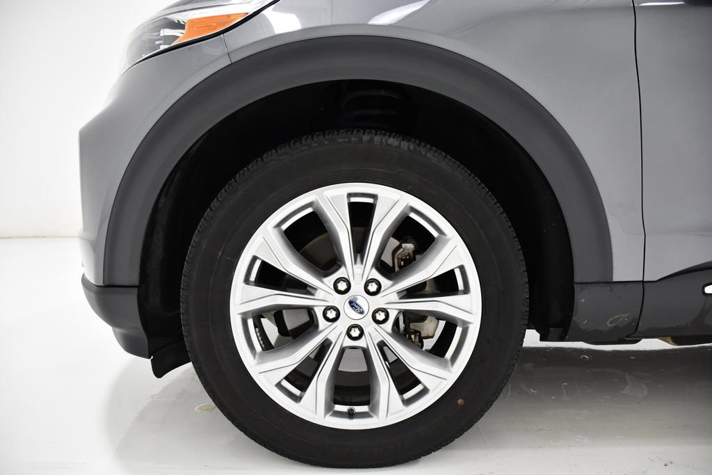 Used 2024 Ford Explorer XLT w/ Equipment Group 202A AWD/4WD image 7