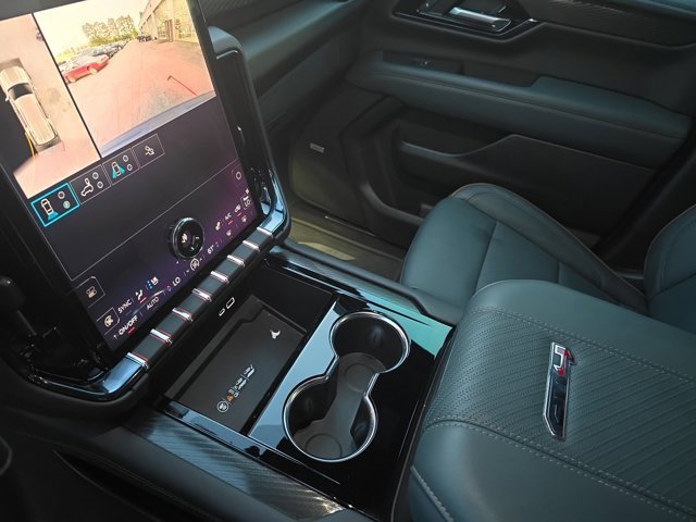 Used 2025 GMC Yukon AT4 image 25