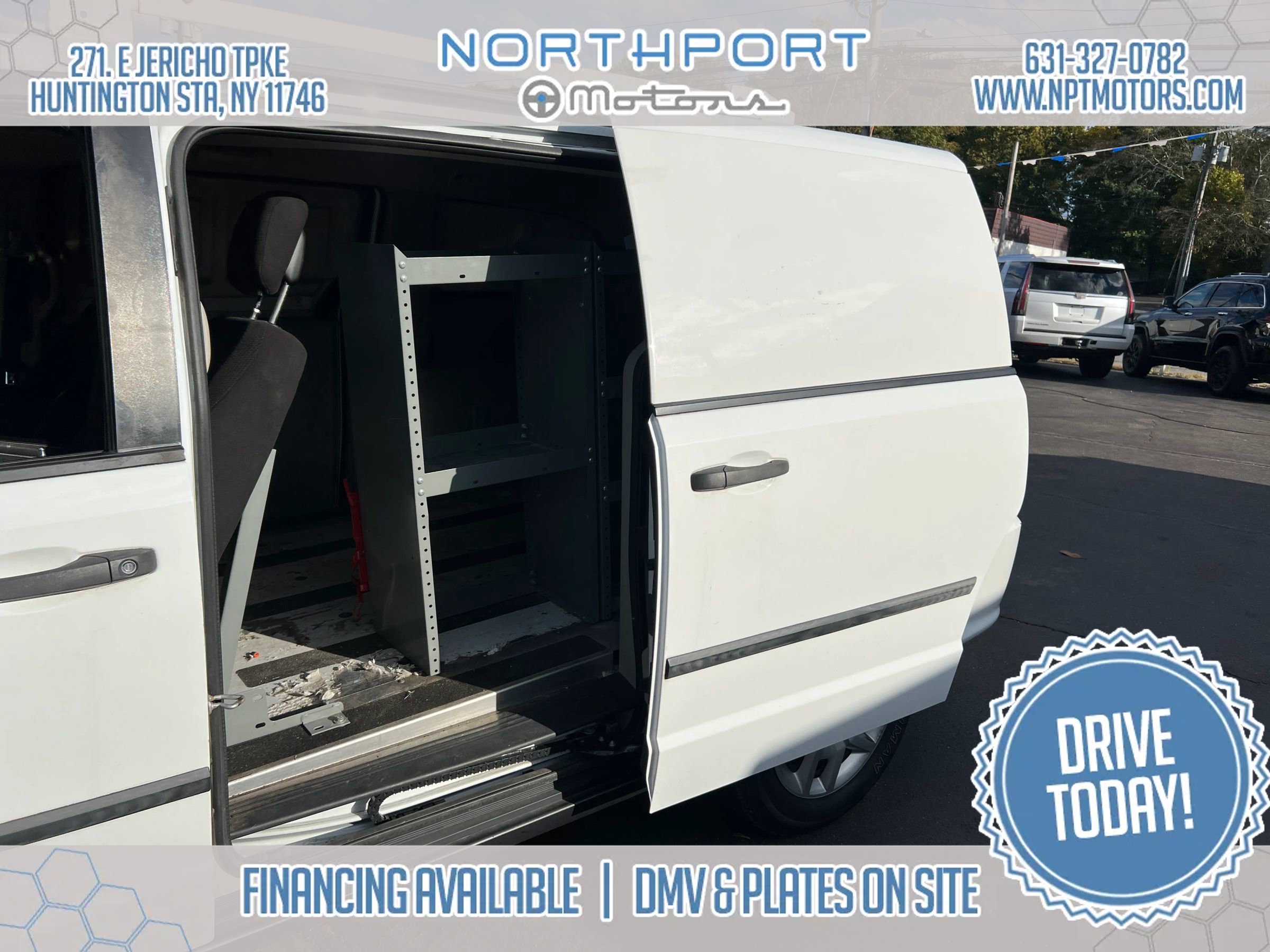 Used 2014 RAM C/V Tradesman w/ UConnect Hands-Free Group image 21