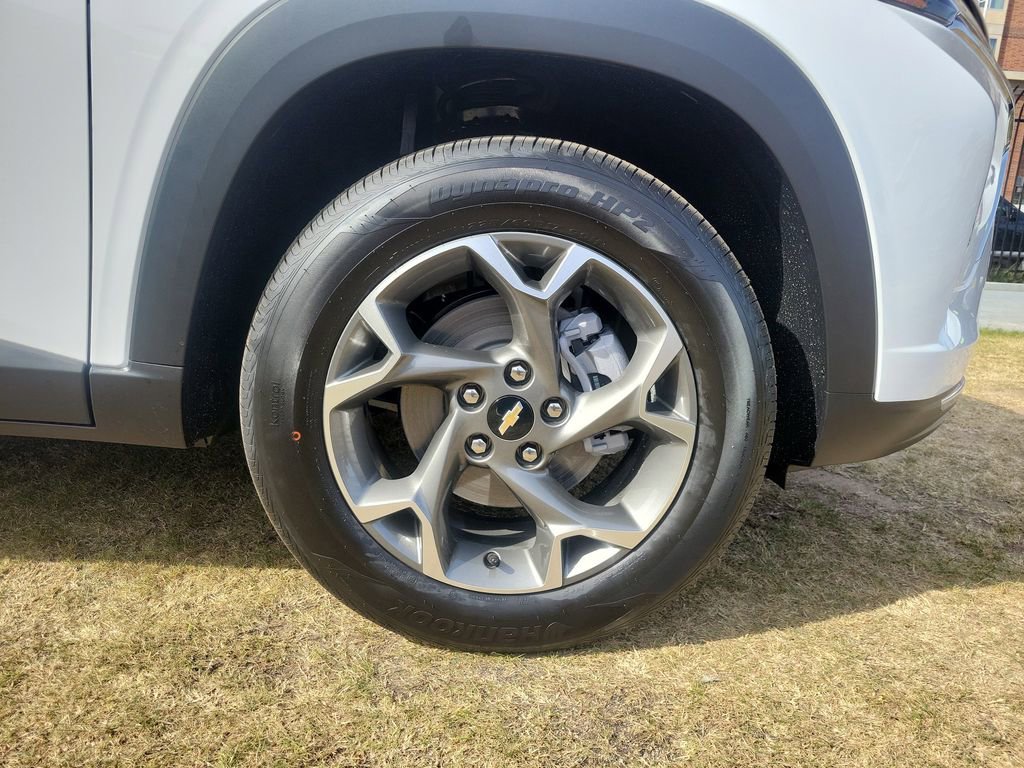 New 2026 Chevrolet Trax LT w/ Driver Confidence Package image 6
