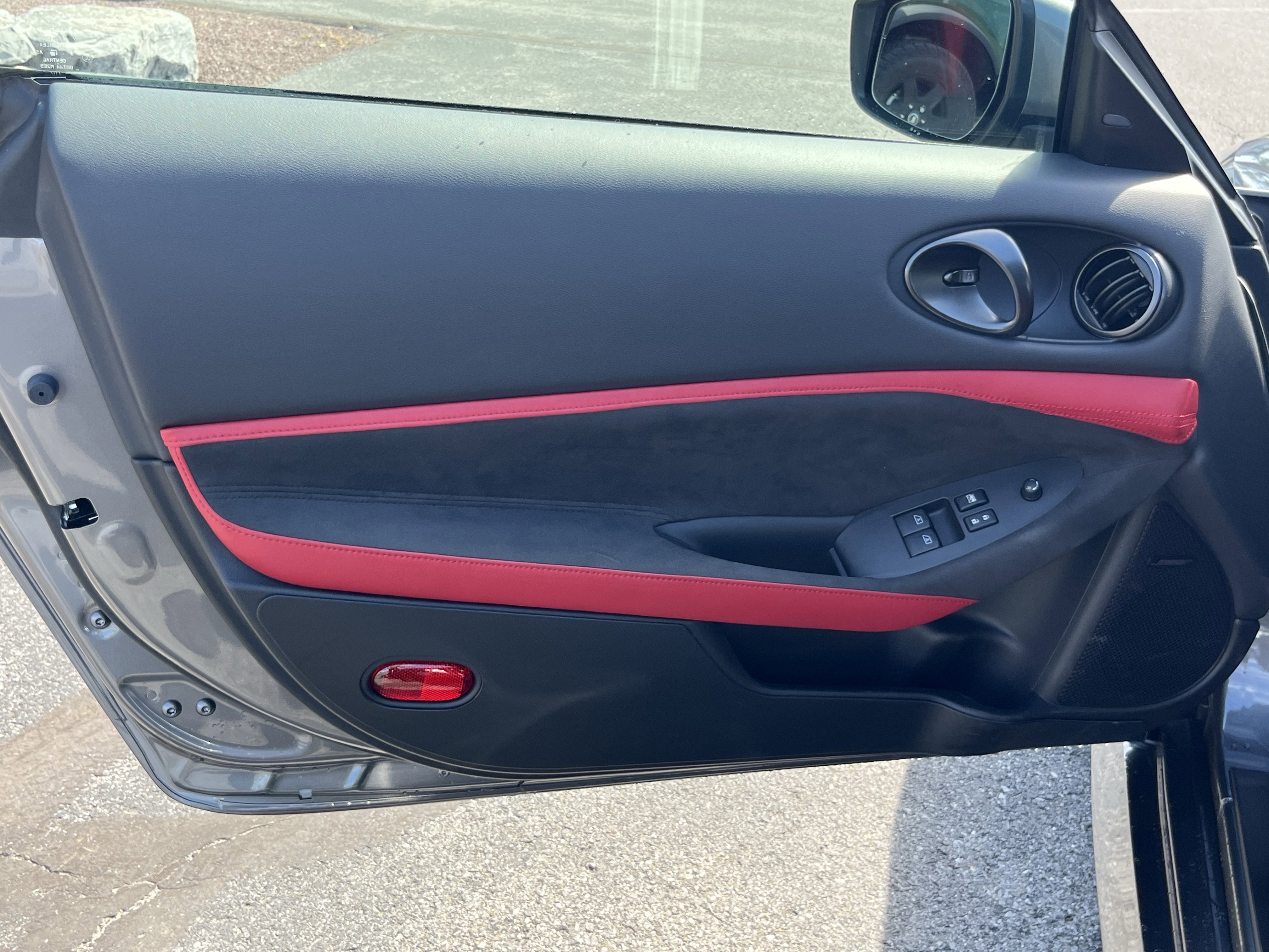 Used 2024 Nissan Z Performance w/ Floor Mat Package RWD image 17