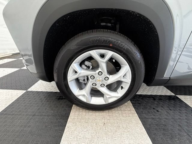 New 2026 Chevrolet Trax LS w/ LS Convenience Package FWD image 9