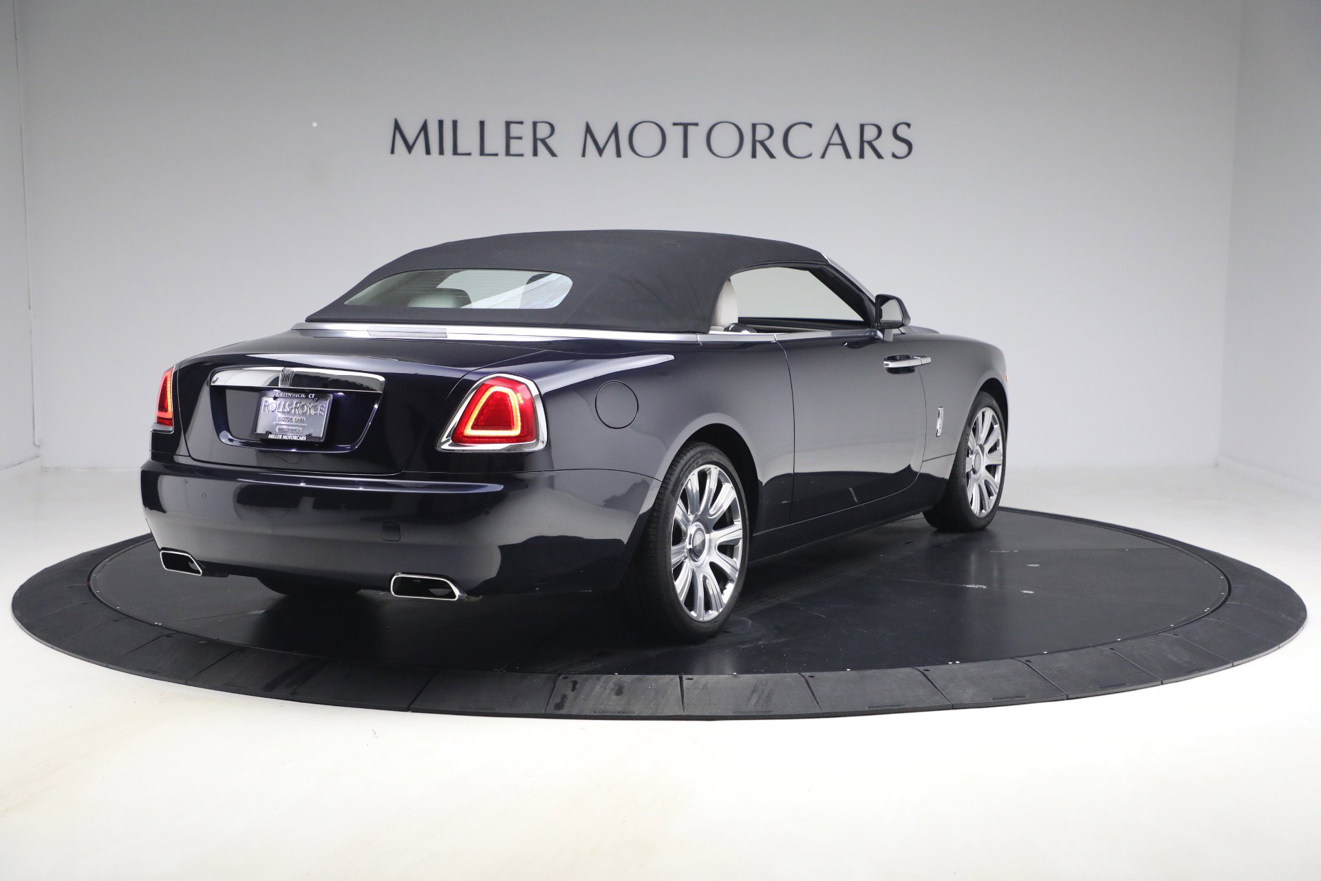 Certified 2017 Rolls-Royce Dawn image 15