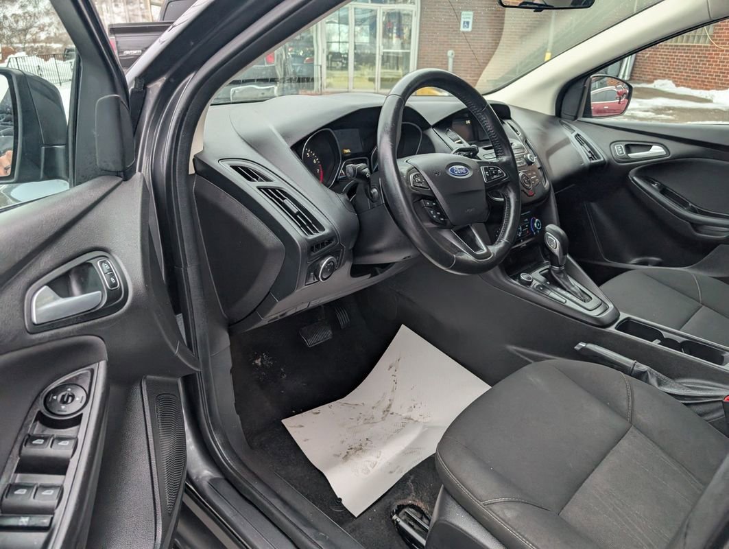 Used 2017 Ford Focus SE w/ Cold Weather Package image 32