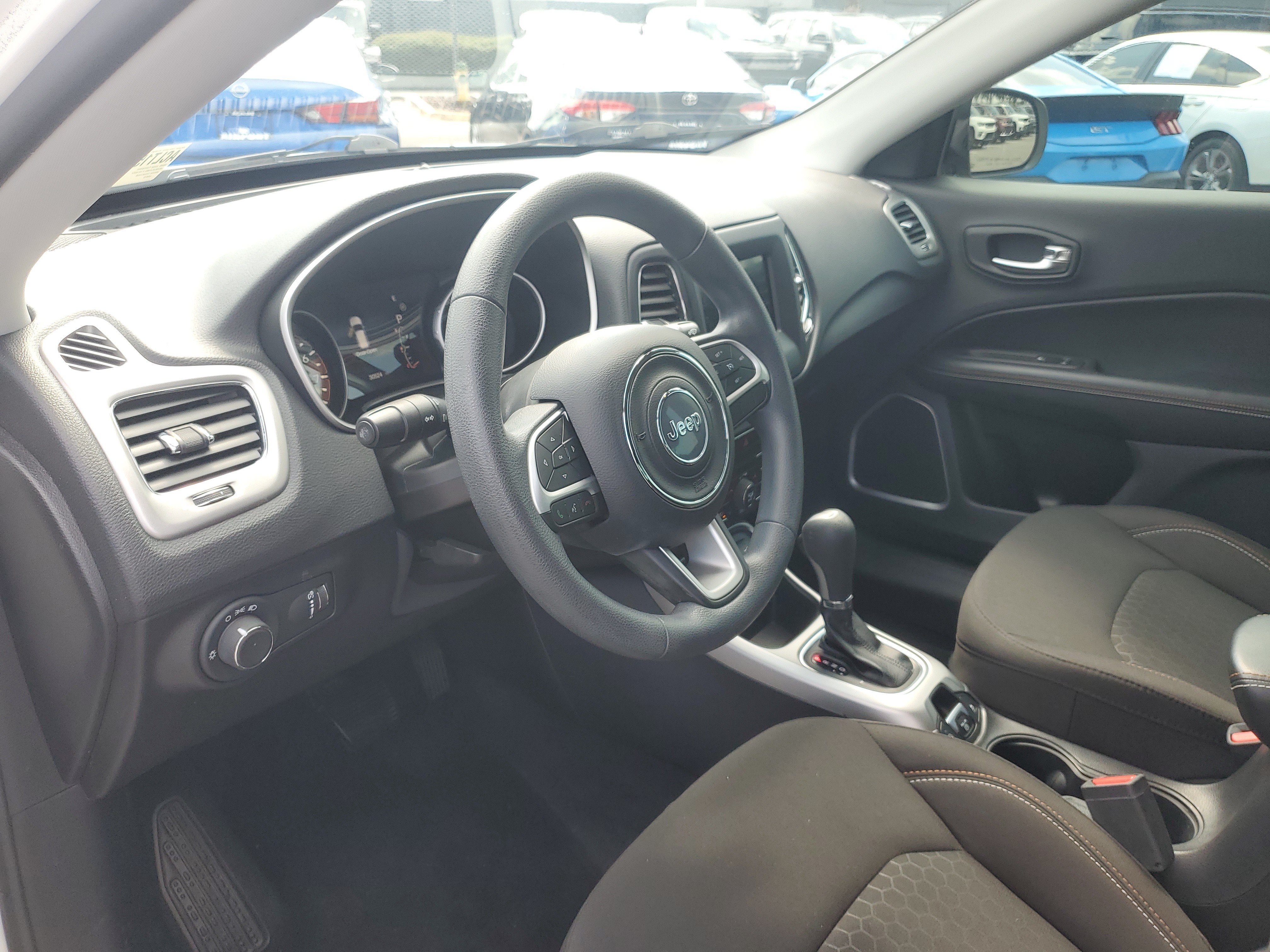Used 2020 Jeep Compass Sport w/ Tech Group FWD image 11