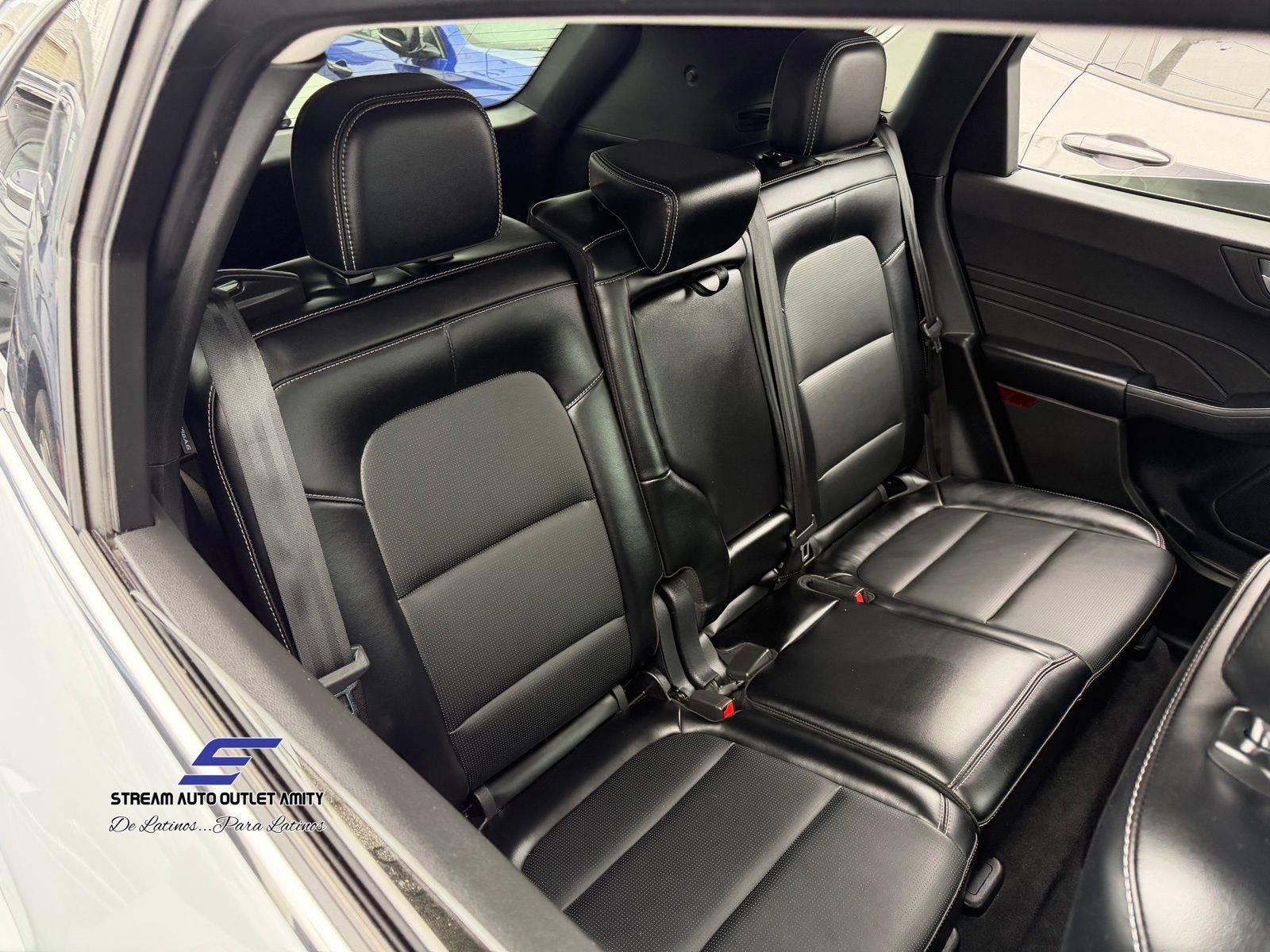 Used 2025 Ford Escape Platinum image 12