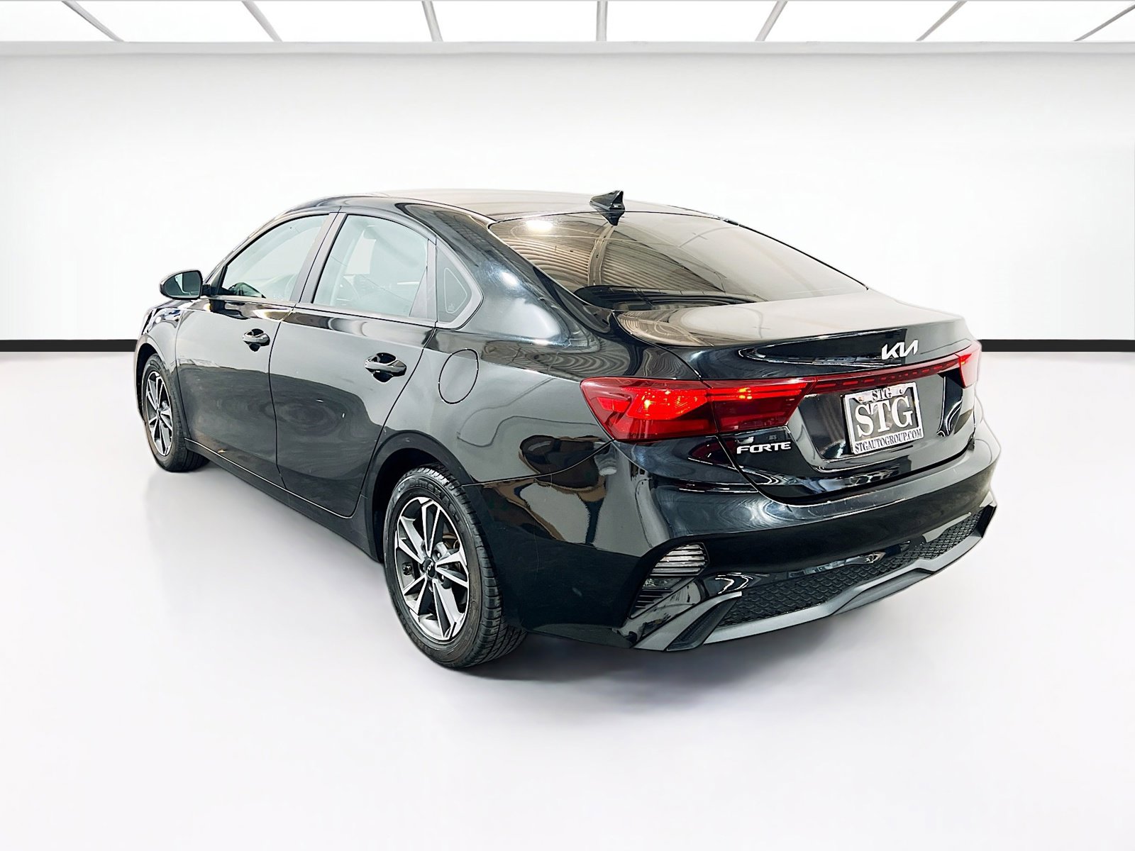 Used 2022 Kia Forte LXS FWD image 6