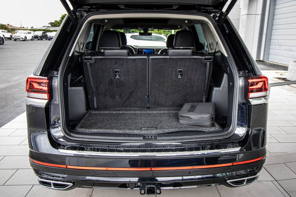 Used 2025 Volkswagen Atlas SEL Premium R-Line AWD/4WD image 17