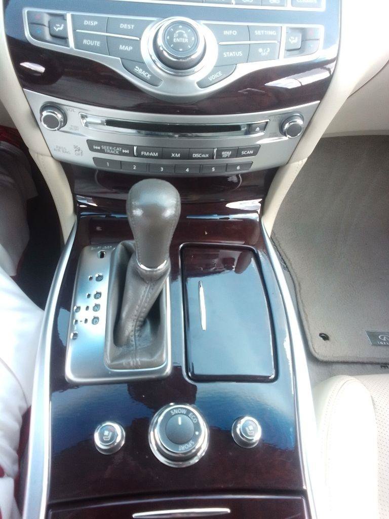 Used 2014 INFINITI Q70 3.7 w/ Premium Package AWD/4WD image 12