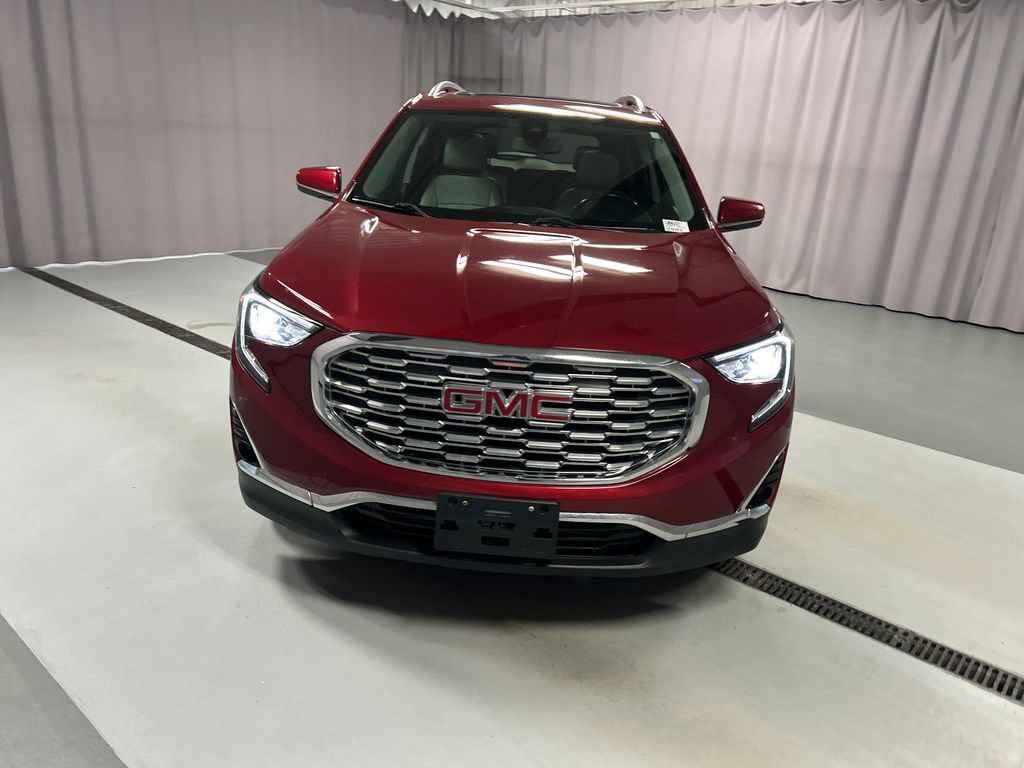 Used 2020 GMC Terrain SLT w/ Preferred Package image 2