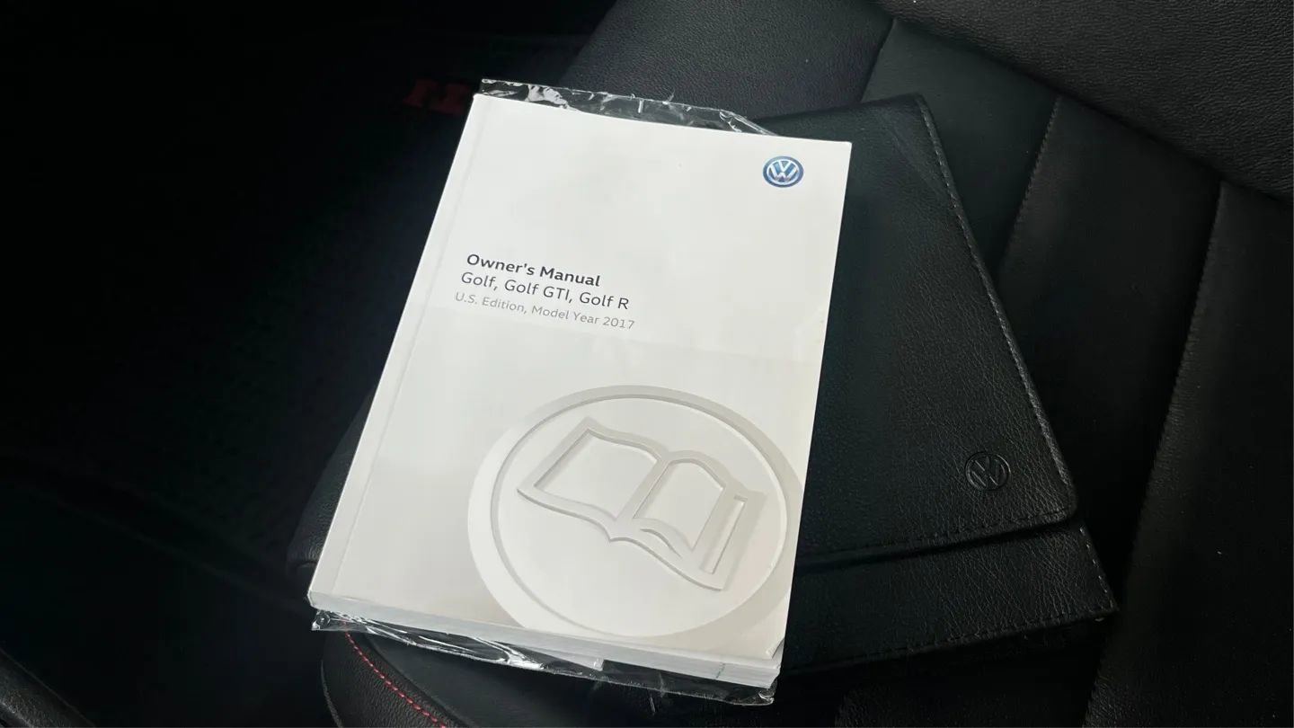Used 2017 Volkswagen GTI SE FWD image 17