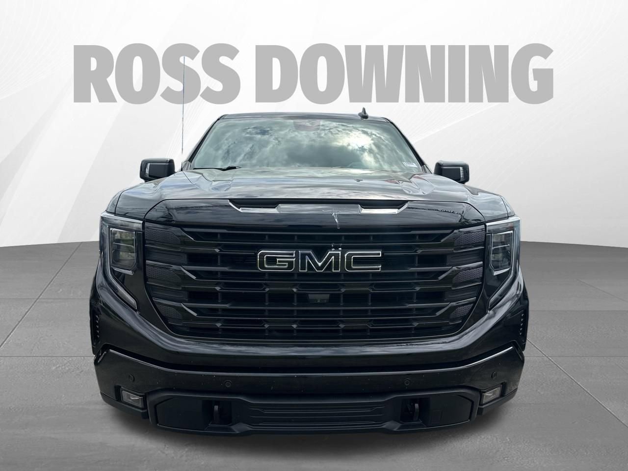 Used 2024 GMC Sierra 1500 Elevation w/ Elevation Premium Package AWD/4WD image 2