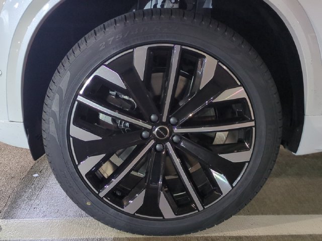 New 2026 Volvo XC90 T8 Plus w/ Protection Package AWD/4WD image 10