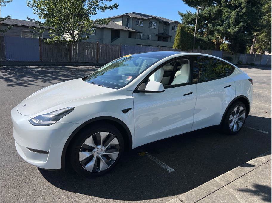 Used 2020 Tesla Model Y Long Range image 4