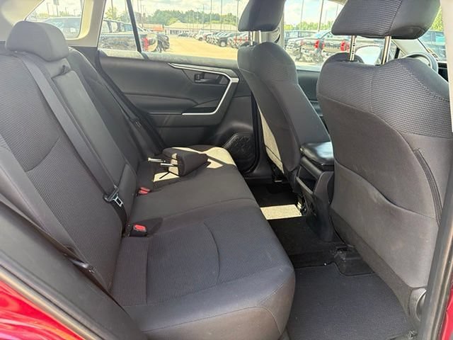 Used 2020 Toyota RAV4 LE w/ Carpet Mat Package FWD image 9