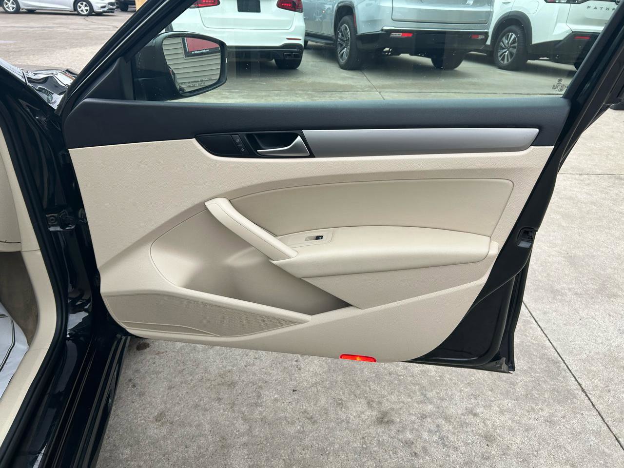 Used 2014 Volkswagen Passat 1.8T Wolfsburg Edition image 16