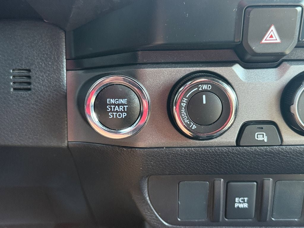 Used 2021 Toyota Tacoma TRD Off-Road AWD/4WD image 27