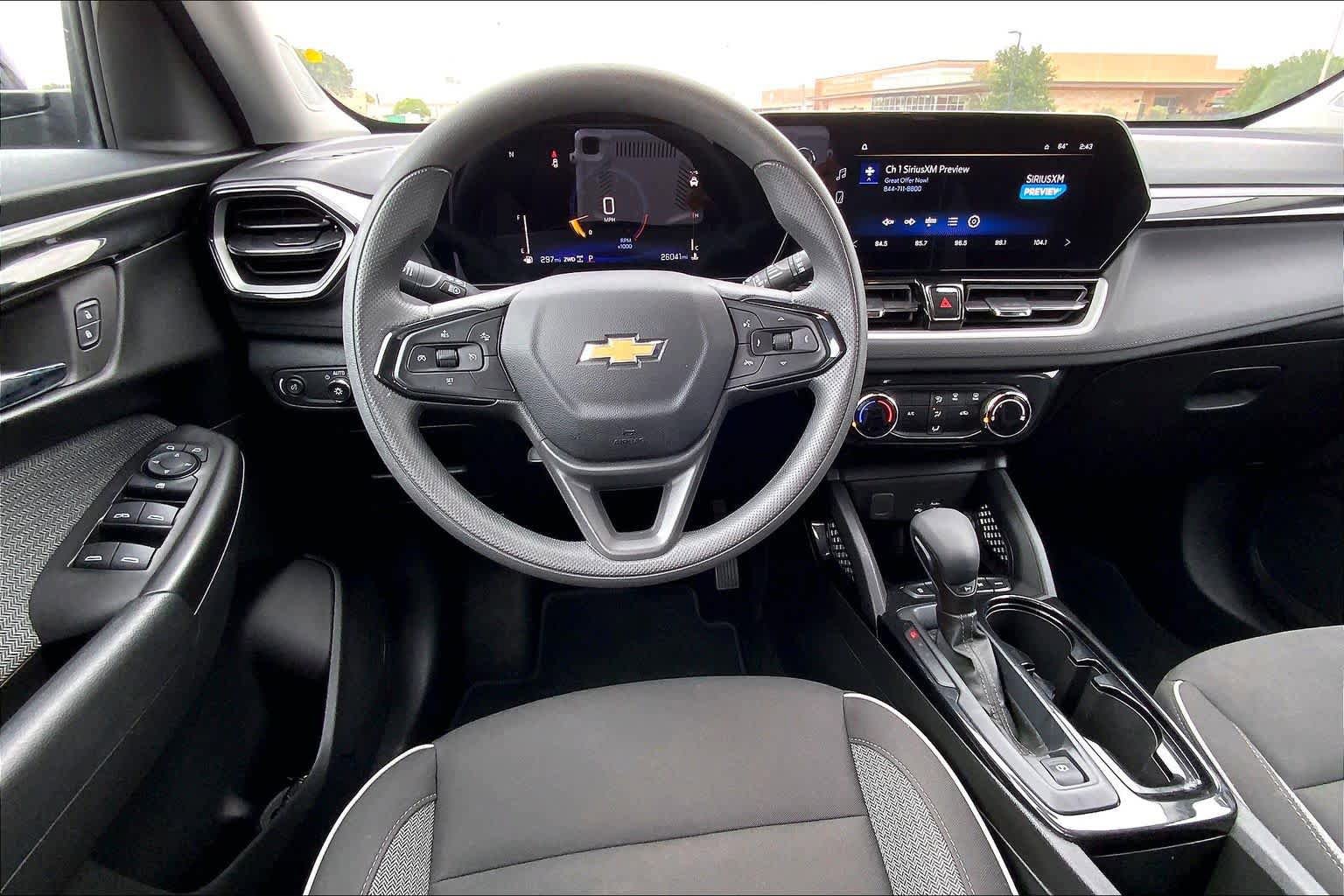 Used 2025 Chevrolet TrailBlazer LT AWD/4WD image 6