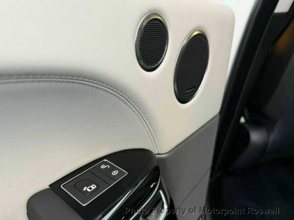 Used 2020 Land Rover Range Rover Sport SVR image 12