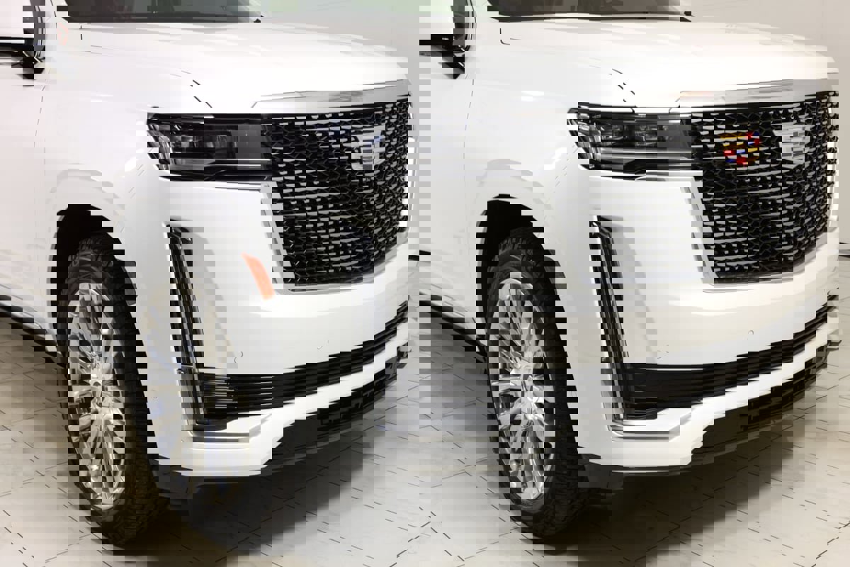 Used 2022 Cadillac Escalade ESV Premium Luxury w/ Performance Package image 37