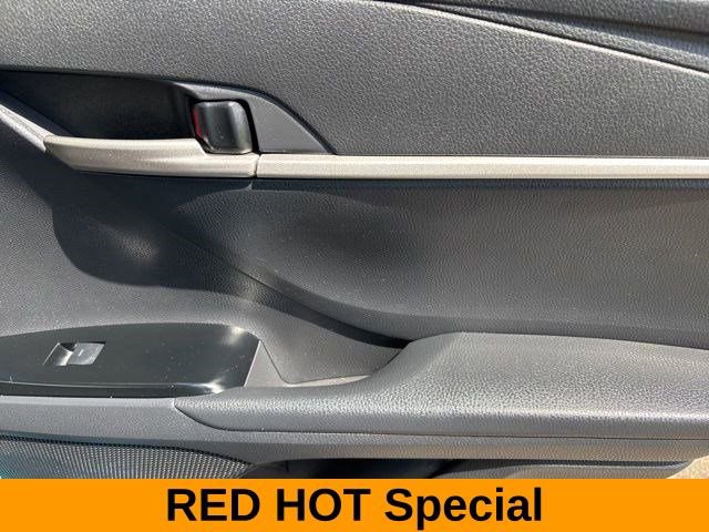 Used 2025 Toyota Camry LE image 37