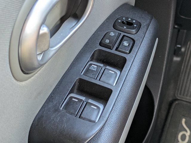 Used 2018 Kia Soul FWD image 19